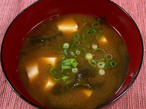 簡単！豆腐わかめの味噌汁